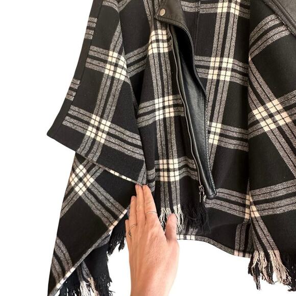 Rock & Republic Cape Poncho Wool Blend Black Cream Plaid Moto Style XS/S Y2K EC - Picture 8 of 10